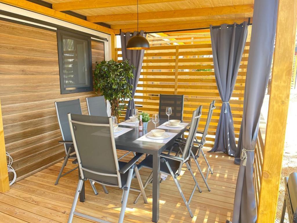 Mobile Home La Vida Biograd Na Moru Eksteriør billede