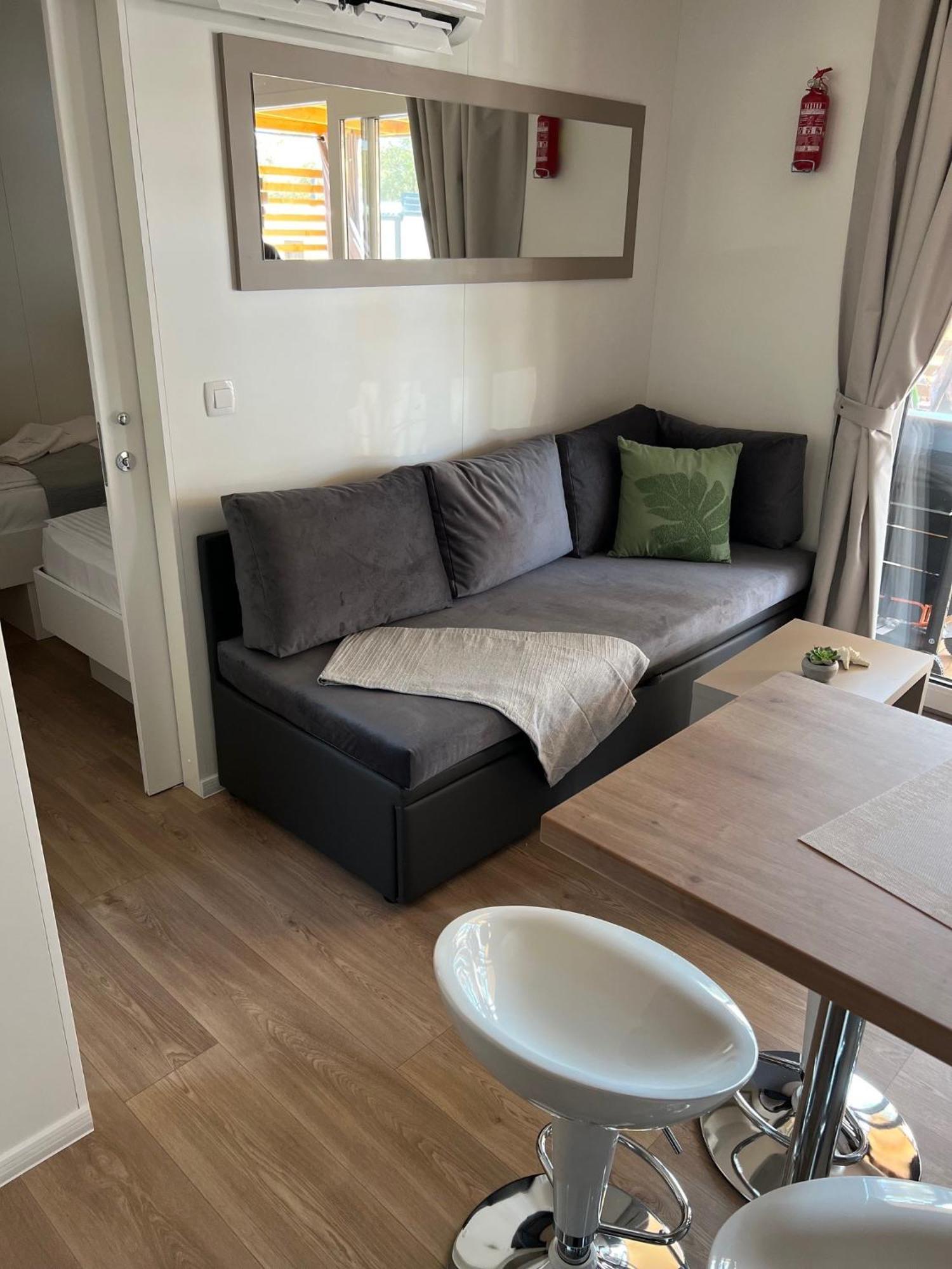 Mobile Home La Vida Biograd Na Moru Eksteriør billede