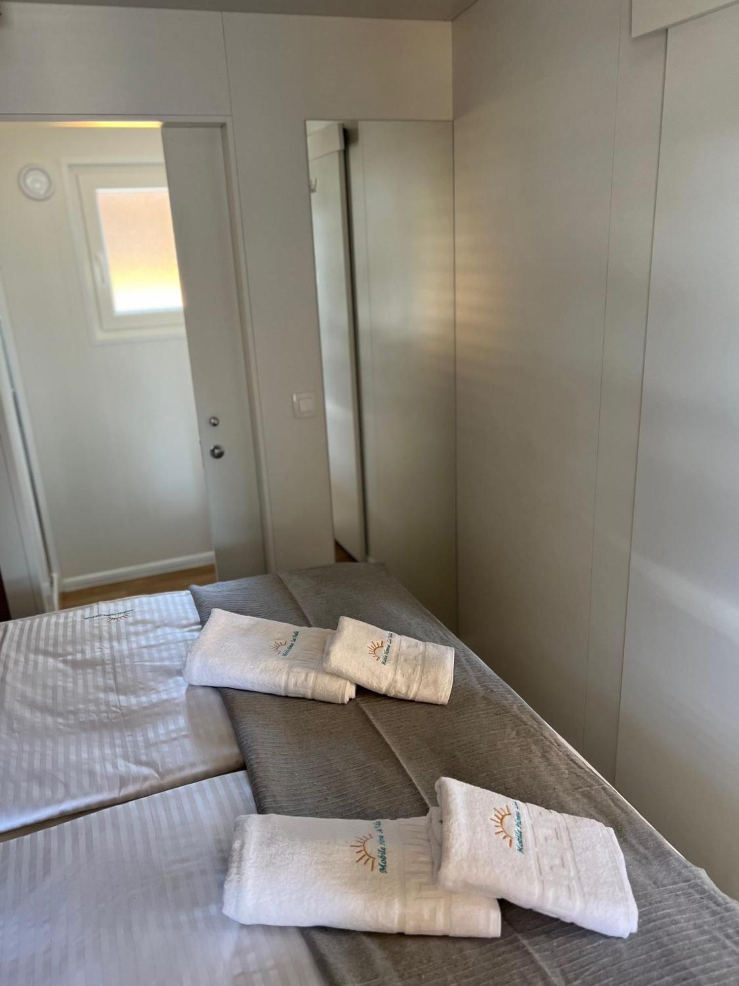 Mobile Home La Vida Biograd Na Moru Eksteriør billede
