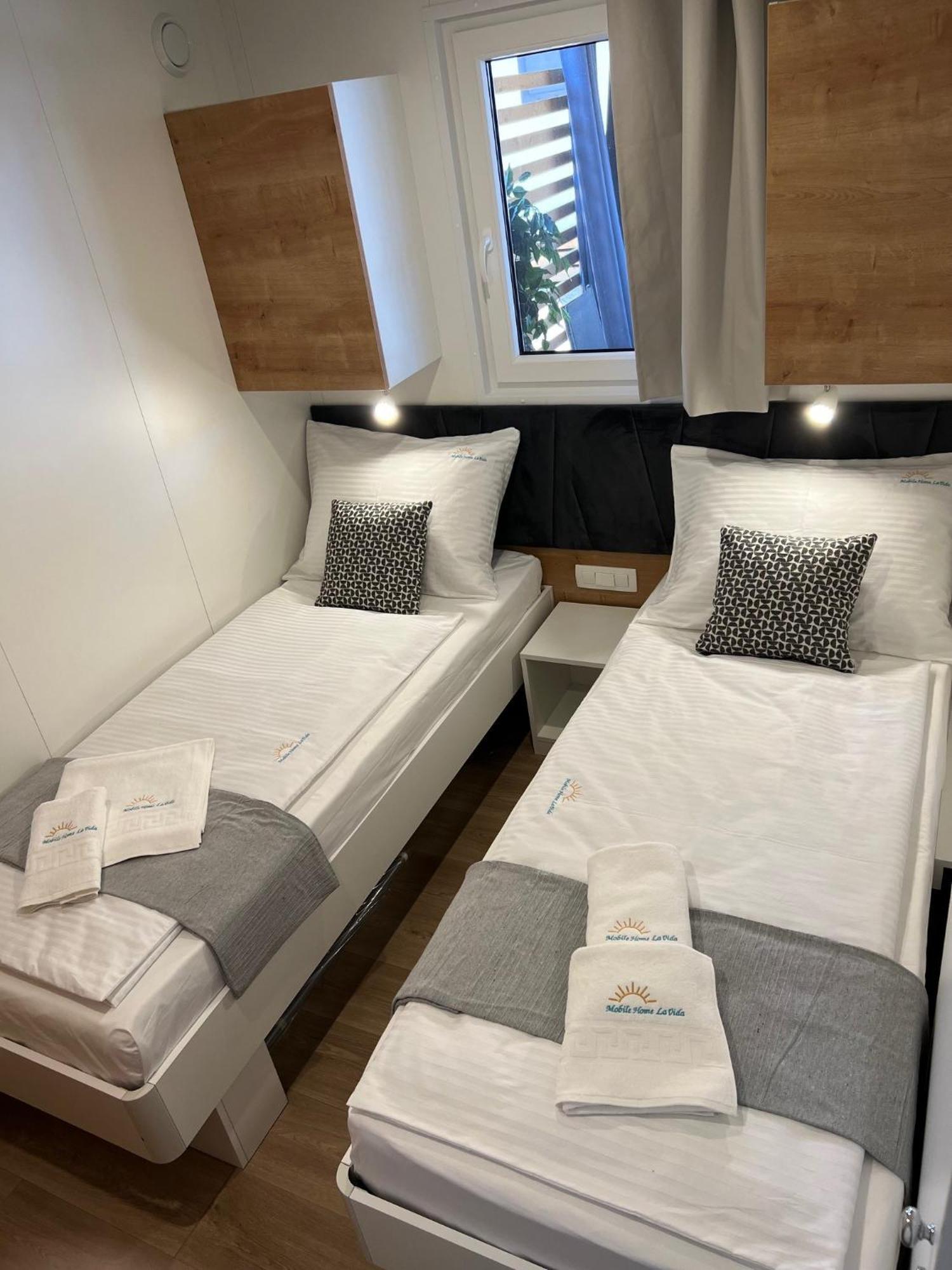 Mobile Home La Vida Biograd Na Moru Eksteriør billede