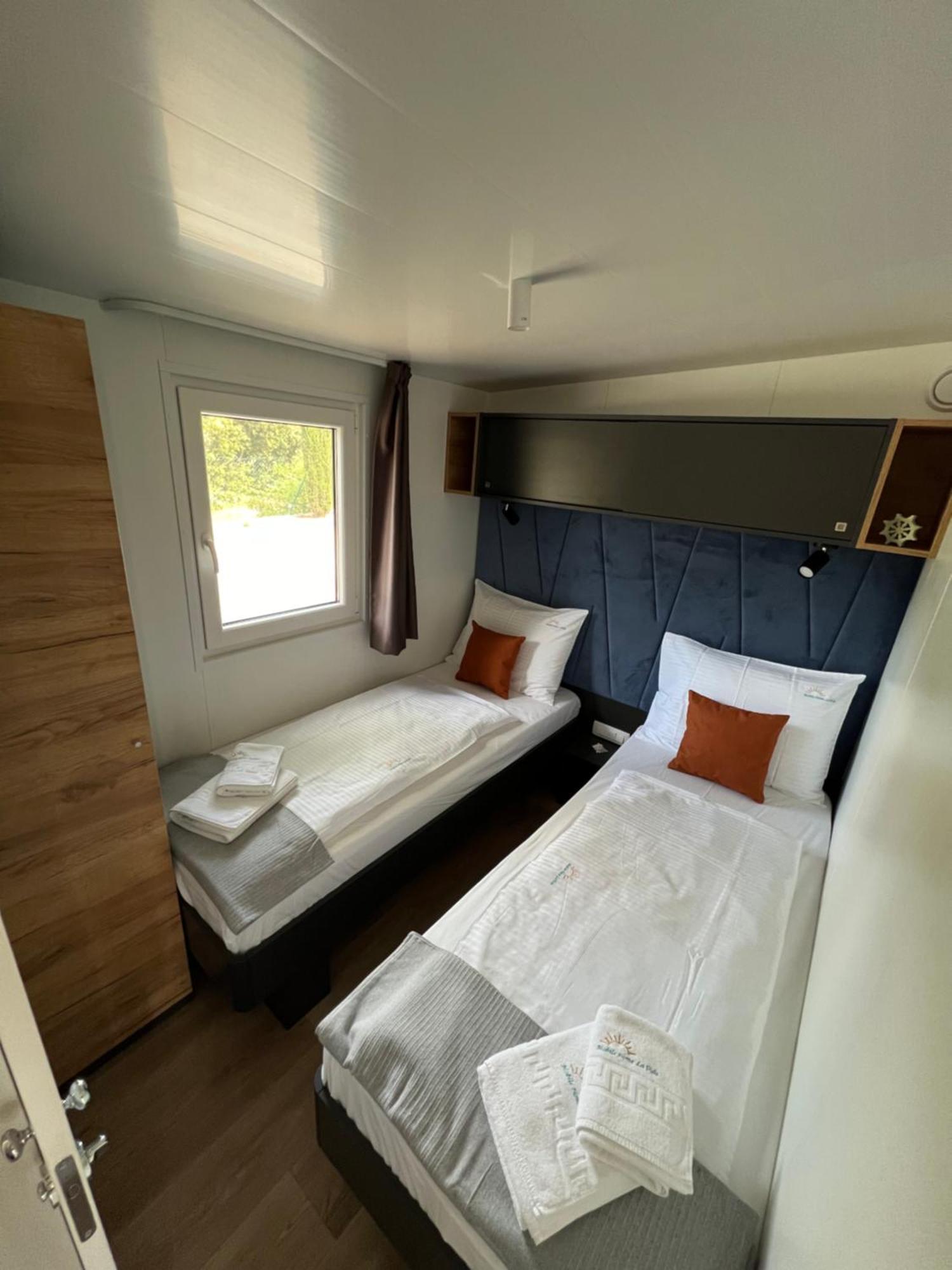 Mobile Home La Vida Biograd Na Moru Eksteriør billede